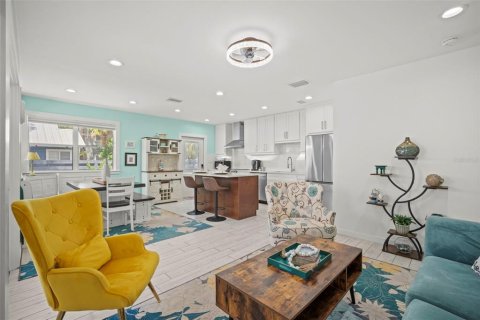 Villa ou maison à vendre à Sarasota, Floride: 2 chambres, 144.18 m2 № 2324610 - photo 6