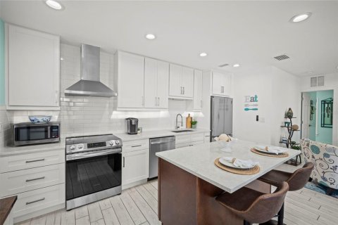 Villa ou maison à vendre à Sarasota, Floride: 2 chambres, 144.18 m2 № 2324610 - photo 7