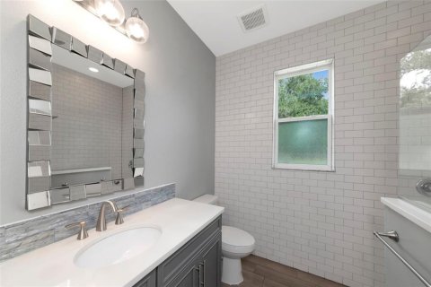 Villa ou maison à louer à Bradenton, Floride: 4 chambres, 204.11 m2 № 2399263 - photo 28