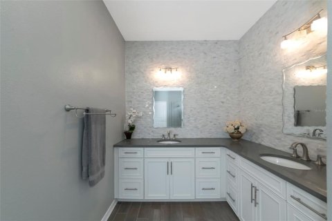 Villa ou maison à louer à Bradenton, Floride: 4 chambres, 204.11 m2 № 2399263 - photo 22