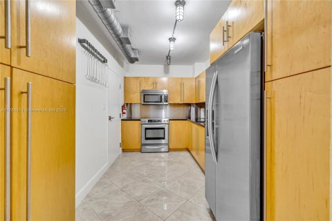Condo in Coral Gables, Florida, 2 bedrooms  № 1862794 - photo 15