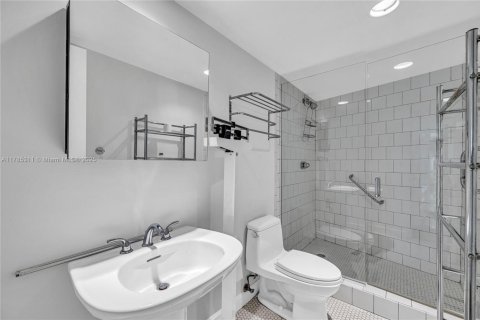 Condo in Coral Gables, Florida, 2 bedrooms  № 1862794 - photo 19