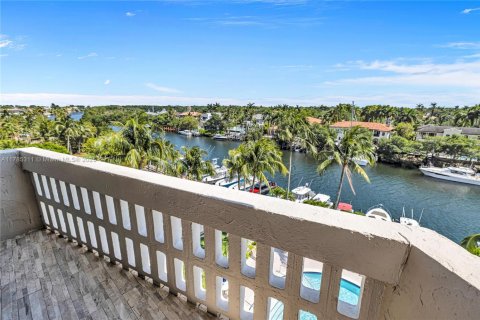 Condo in Coral Gables, Florida, 2 bedrooms  № 1862794 - photo 2