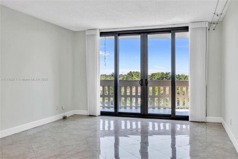 Condo in Coral Gables, Florida, 2 bedrooms  № 1862794 - photo 7