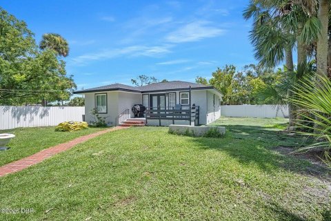 House in Holly Hill, Florida 4 bedrooms, 112.04 sq.m. № 2306193 - photo 2
