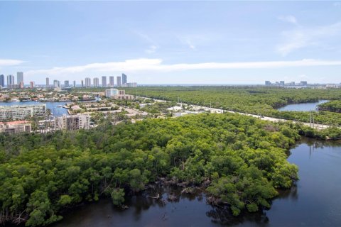 Condominio en venta en North Miami Beach, Florida, 2 dormitorios, 102.84 m2 № 1868648 - foto 5