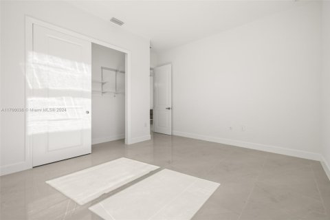 House in Fort Myers, Florida 3 bedrooms № 1459387 - photo 8