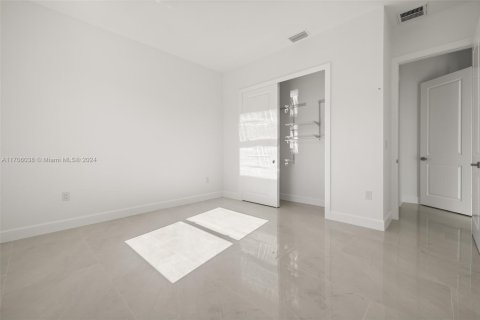 House in Fort Myers, Florida 3 bedrooms № 1459387 - photo 7