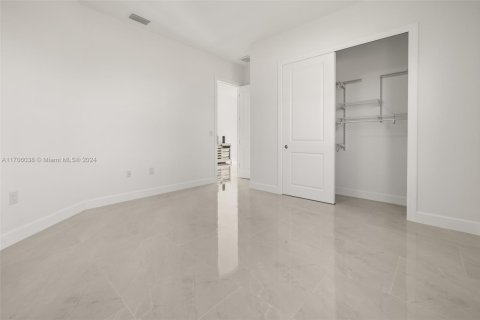 House in Fort Myers, Florida 3 bedrooms № 1459387 - photo 12