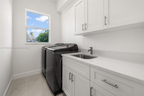 House in Fort Myers, Florida 3 bedrooms № 1459387 - photo 21