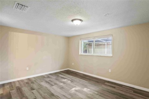 House in Port Richey, Florida 3 bedrooms, 135.08 sq.m. № 1901442 - photo 13