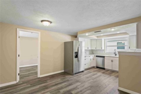 House in Port Richey, Florida 3 bedrooms, 135.08 sq.m. № 1901442 - photo 10