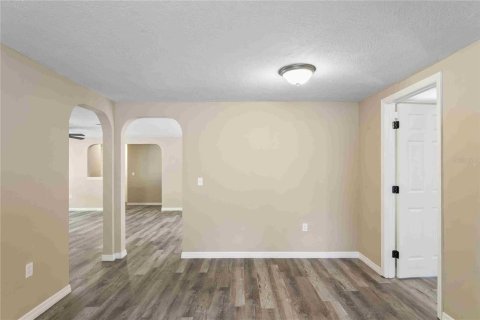 House in Port Richey, Florida 3 bedrooms, 135.08 sq.m. № 1901442 - photo 9