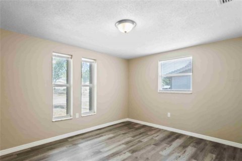 House in Port Richey, Florida 3 bedrooms, 135.08 sq.m. № 1901442 - photo 19