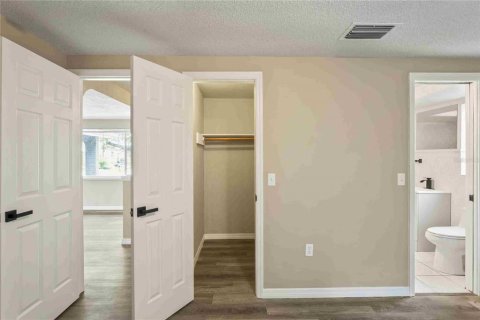 House in Port Richey, Florida 3 bedrooms, 135.08 sq.m. № 1901442 - photo 16