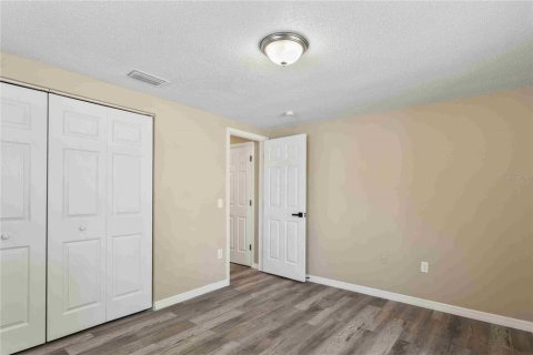 House in Port Richey, Florida 3 bedrooms, 135.08 sq.m. № 1901442 - photo 20
