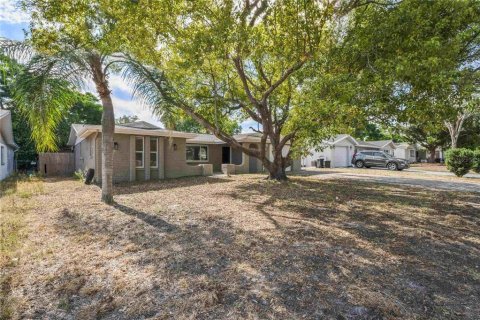 House in Port Richey, Florida 3 bedrooms, 135.08 sq.m. № 1901442 - photo 29