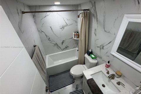 Condominio en venta en Coral Gables, Florida, 2 dormitorios, 89.37 m2 № 1705150 - foto 9