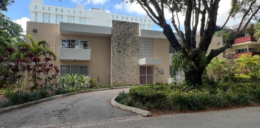 Condominio en Coral Gables, Florida, 2 dormitorios  № 1705150
