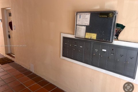 Condominio en venta en Coral Gables, Florida, 2 dormitorios, 89.37 m2 № 1705150 - foto 15