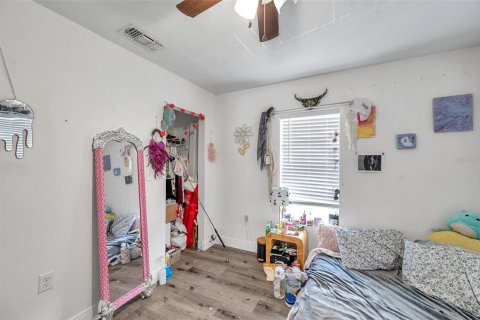Casa en venta en Tampa, Florida, 5 dormitorios, 147.16 m2 № 1789560 - foto 13