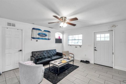 Casa en venta en Tampa, Florida, 5 dormitorios, 147.16 m2 № 1789560 - foto 7