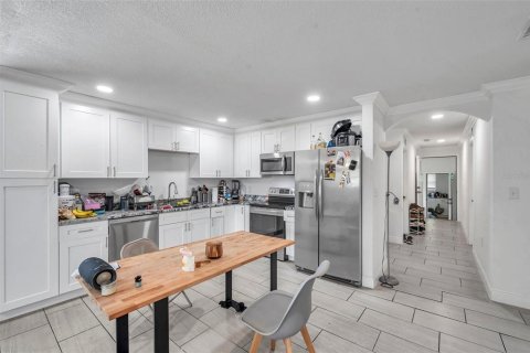 Casa en venta en Tampa, Florida, 5 dormitorios, 147.16 m2 № 1789560 - foto 9