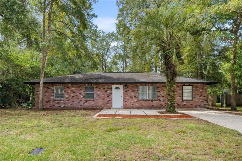 House in Gainesville, Florida 3 bedrooms, 132.85 sq.m. № 2348293