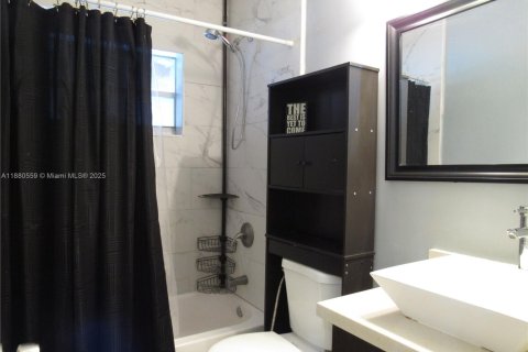 Villa ou maison à vendre à Miami, Floride: 4 chambres, 138.05 m2 № 1925020 - photo 15