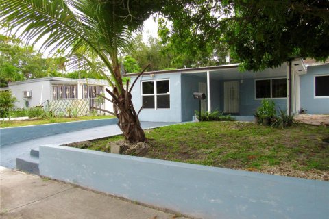 Villa ou maison à vendre à Miami, Floride: 4 chambres, 138.05 m2 № 1925020 - photo 2