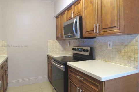 Villa ou maison à vendre à Miami, Floride: 4 chambres, 138.05 m2 № 1925020 - photo 6