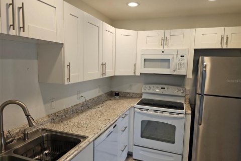 Condominio en alquiler en Bradenton, Florida, 1 dormitorio, 67.63 m2 № 1906115 - foto 4