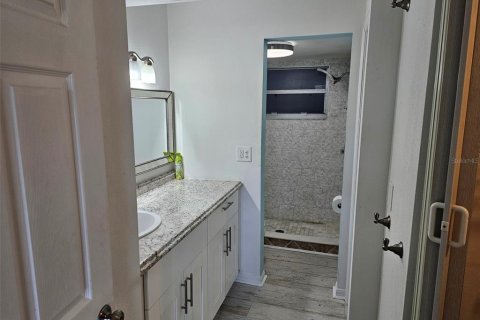 Condominio en alquiler en Bradenton, Florida, 1 dormitorio, 67.63 m2 № 1906115 - foto 13