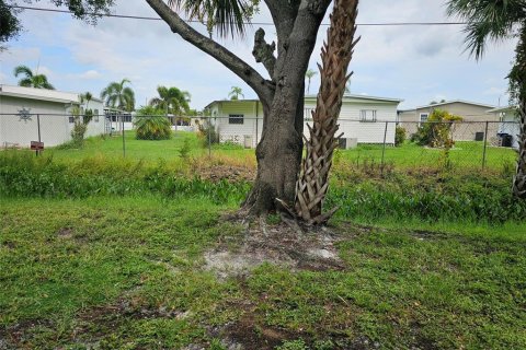 Condominio en alquiler en Bradenton, Florida, 1 dormitorio, 67.63 m2 № 1906115 - foto 22