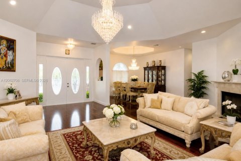 Villa ou maison à vendre à Southwest Ranches, Floride: 4 chambres, 431.53 m2 № 2343652 - photo 13