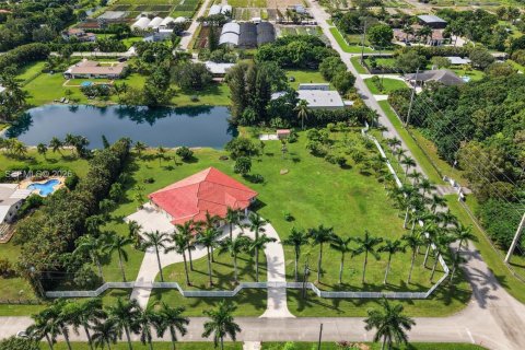 Villa ou maison à vendre à Southwest Ranches, Floride: 4 chambres, 431.53 m2 № 2343652 - photo 5