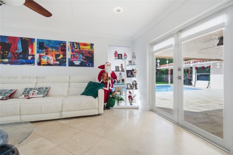 Купить виллу или дом в Халландейл-Бич, Флорида 4 спальни, 264.68м2, № 1987927 - фото 18