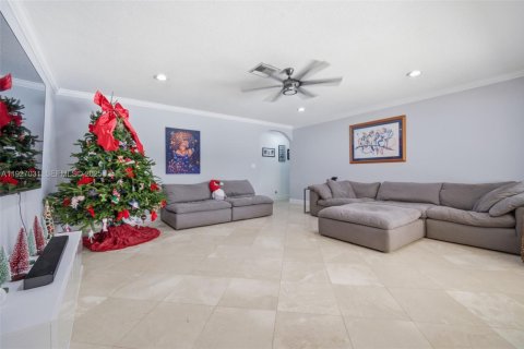 Купить виллу или дом в Халландейл-Бич, Флорида 4 спальни, 264.68м2, № 1987927 - фото 25
