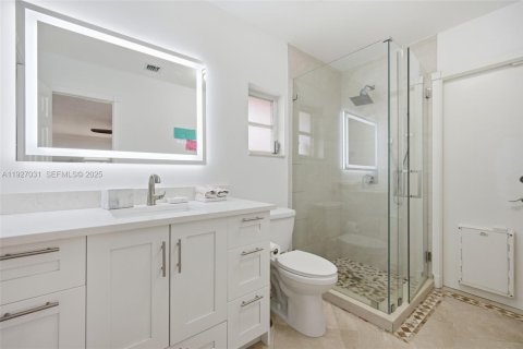 Купить виллу или дом в Халландейл-Бич, Флорида 4 спальни, 264.68м2, № 1987927 - фото 17