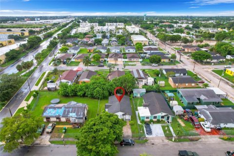 House in Florida City, Florida 3 bedrooms, 112.04 sq.m. № 1479900 - photo 5