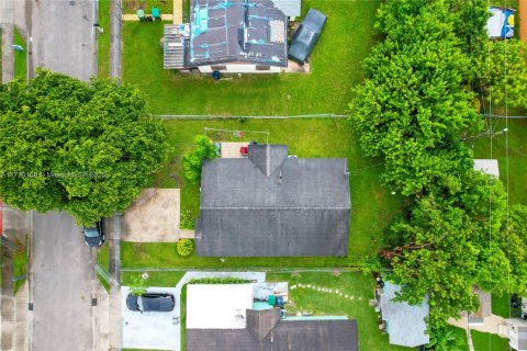 House in Florida City, Florida 3 bedrooms, 112.04 sq.m. № 1479900 - photo 3