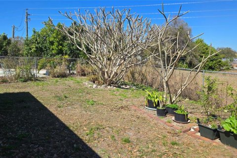 House in Sarasota, Florida 2 bedrooms, 88.63 sq.m. № 2106326 - photo 12