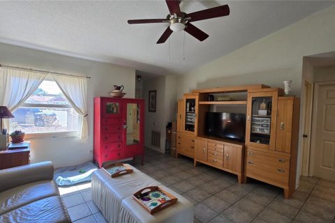 House in Sarasota, Florida 2 bedrooms, 88.63 sq.m. № 2106326 - photo 2