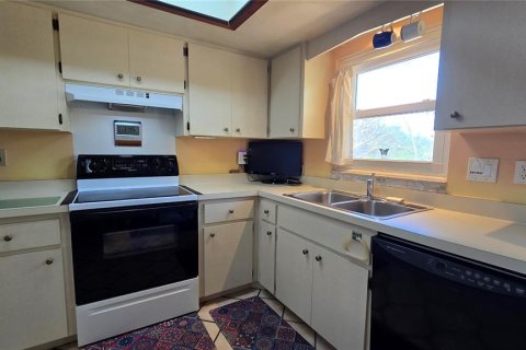 House in Sarasota, Florida 2 bedrooms, 88.63 sq.m. № 2106326 - photo 6