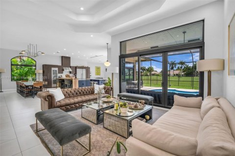 Купить виллу или дом в Уэстон, Флорида 5 спален, 333.7м2, № 1832237 - фото 7
