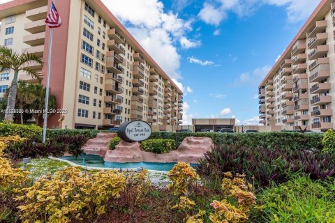 Copropriété à vendre à Hillsboro Beach, Floride: 2 chambres, 111.48 m2 № 1938039 - photo 27