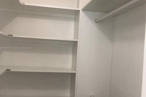 Снять в аренду виллу или дом в Бей-Харбор-Айлендс, Флорида 2 спальни, 102.19м2, № 2011358 - фото 7