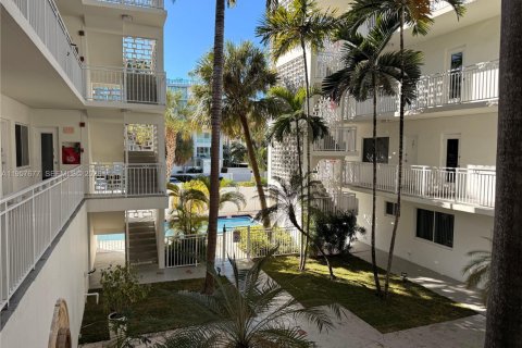 Снять в аренду виллу или дом в Бей-Харбор-Айлендс, Флорида 2 спальни, 102.19м2, № 2011358 - фото 15