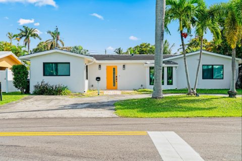 House in Wilton Manors, Florida 4 bedrooms, 195.09 sq.m. № 1142581 - photo 1