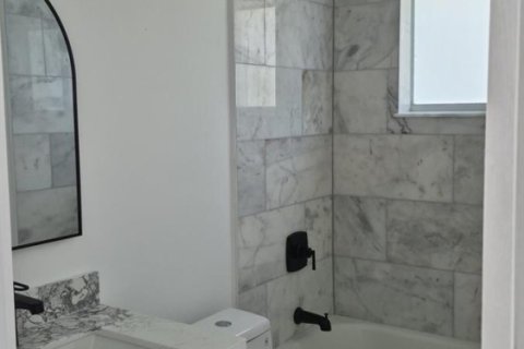 Casa en venta en Oakland Park, Florida, 3 dormitorios, 131.55 m2 № 2085253 - foto 7